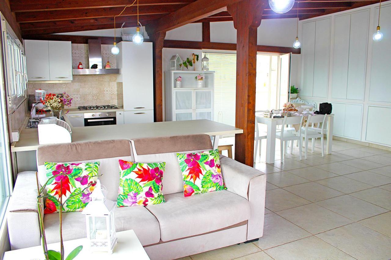 B&B White คาซาราโน ภายนอก รูปภาพ