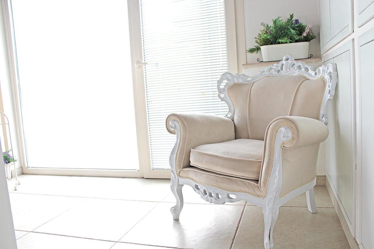 B&B White คาซาราโน ภายนอก รูปภาพ
