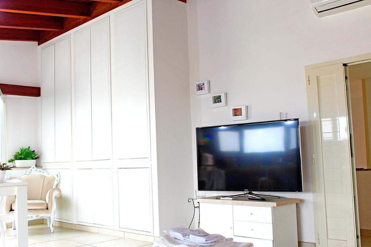 B&B White คาซาราโน ภายนอก รูปภาพ